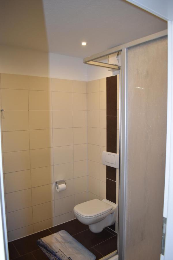 Apartment Am Pool Und 8